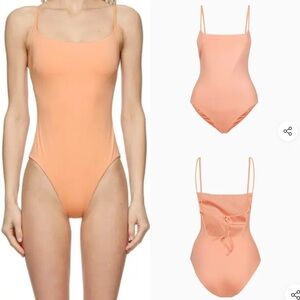 NWT BONDI BORN rose one piece in peach
Embodee material US 2-4